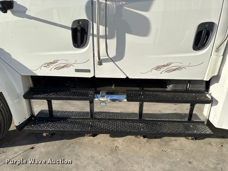 image for item EU5389 2008 Freightliner Business Class M2 Crew Cab flatbed truck