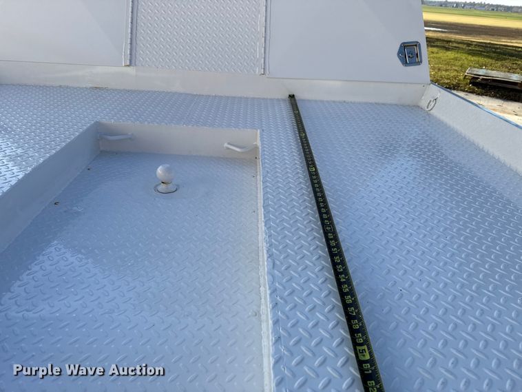 image for item EU5389 2008 Freightliner Business Class M2 Crew Cab flatbed truck