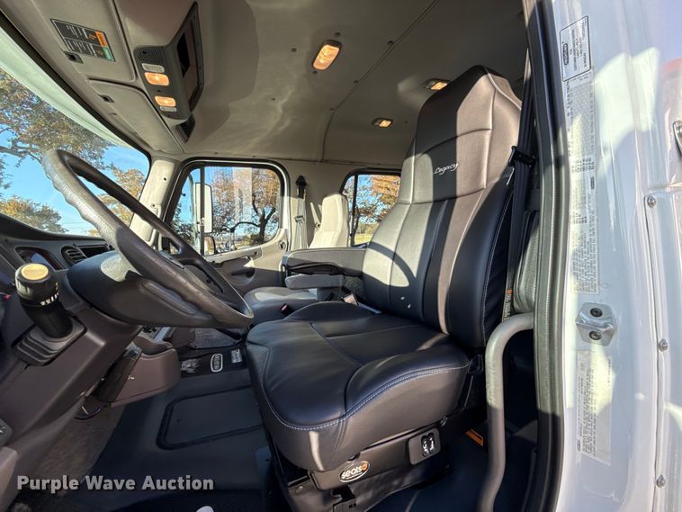 image for item EU5389 2008 Freightliner Business Class M2 Crew Cab flatbed truck