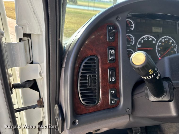 image for item EU5389 2008 Freightliner Business Class M2 Crew Cab flatbed truck