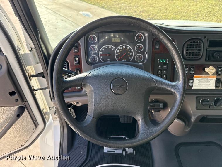 image for item EU5389 2008 Freightliner Business Class M2 Crew Cab flatbed truck