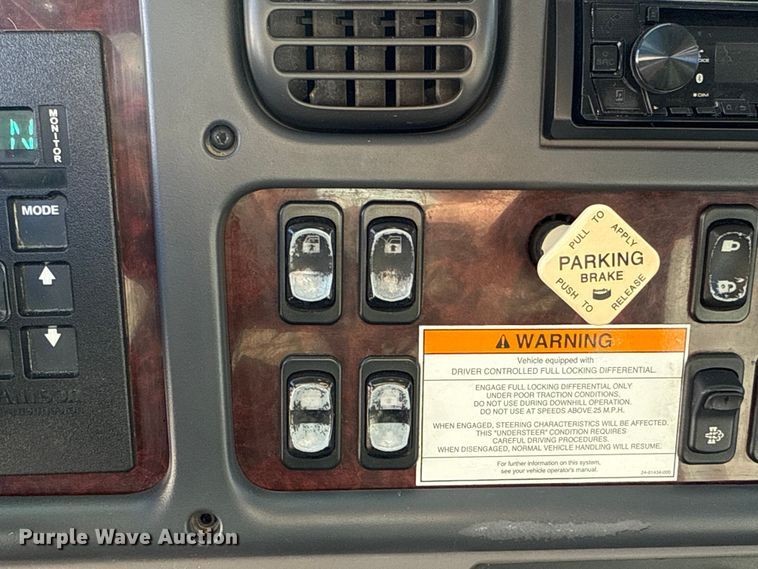 image for item EU5389 2008 Freightliner Business Class M2 Crew Cab flatbed truck