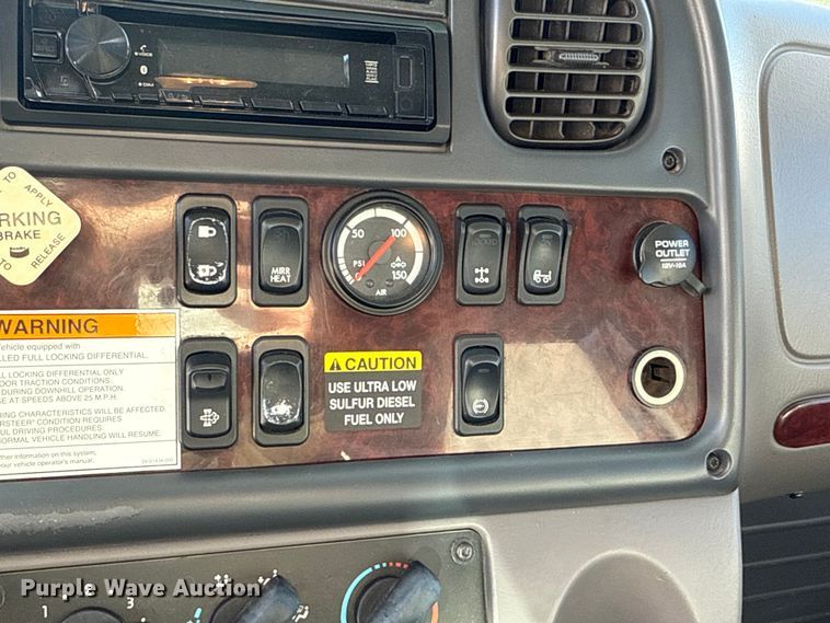 image for item EU5389 2008 Freightliner Business Class M2 Crew Cab flatbed truck