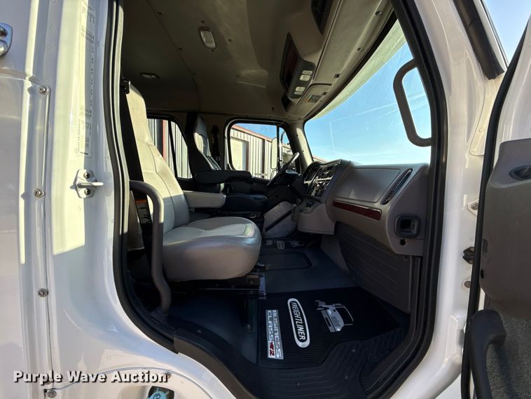 image for item EU5389 2008 Freightliner Business Class M2 Crew Cab flatbed truck