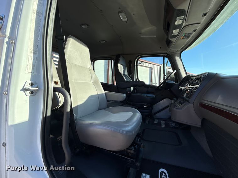 image for item EU5389 2008 Freightliner Business Class M2 Crew Cab flatbed truck