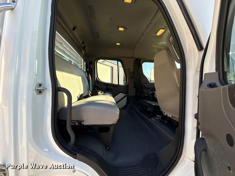 image for item EU5389 2008 Freightliner Business Class M2 Crew Cab flatbed truck