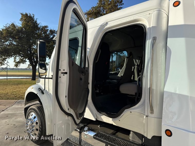 image for item EU5389 2008 Freightliner Business Class M2 Crew Cab flatbed truck