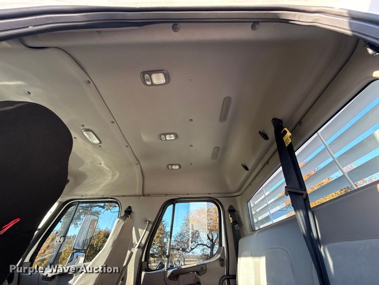 image for item EU5389 2008 Freightliner Business Class M2 Crew Cab flatbed truck