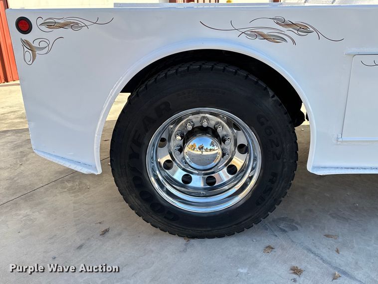 image for item EU5389 2008 Freightliner Business Class M2 Crew Cab flatbed truck