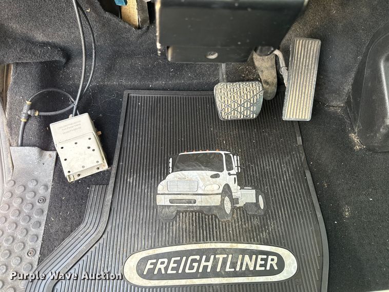 image for item EU5392 1996 Freightliner FL50 Crew Cab flatbed truck