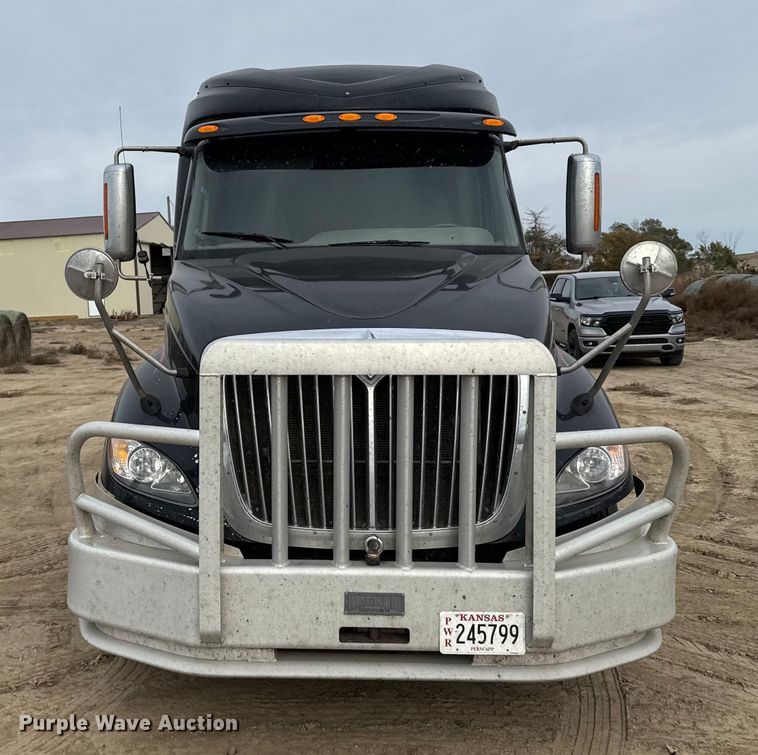 image for item EU6325 2014 International ProStar semi truck