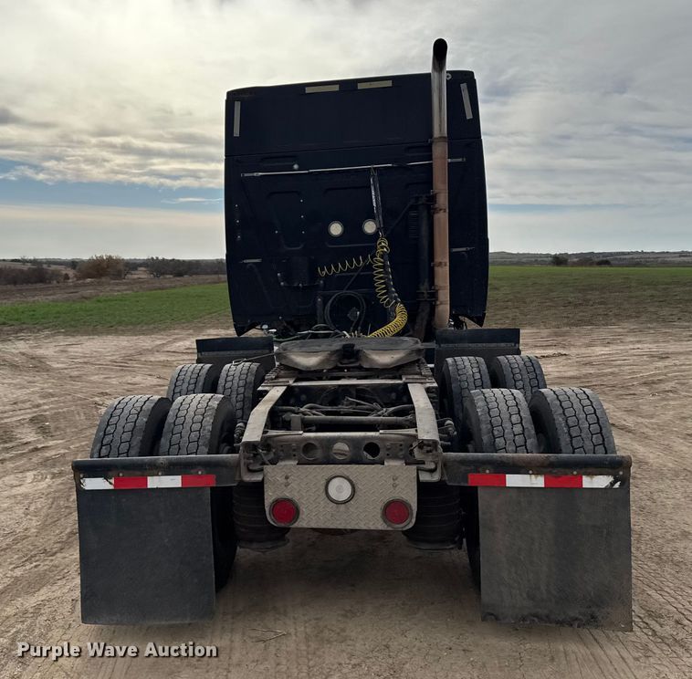 image for item EU6325 2014 International ProStar semi truck