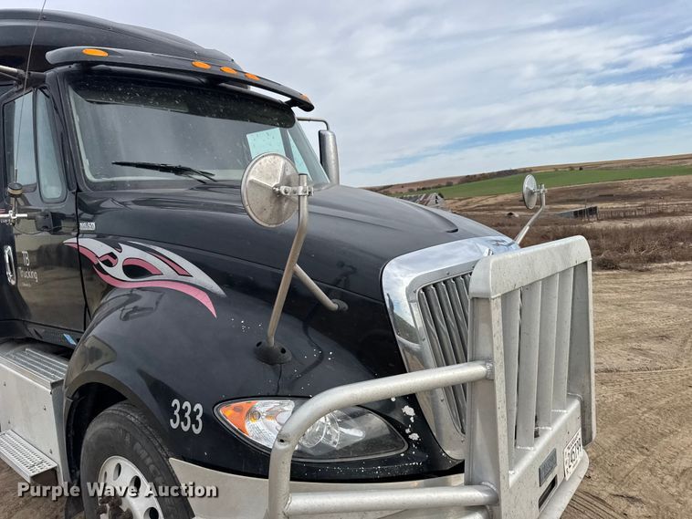 image for item EU6325 2014 International ProStar semi truck