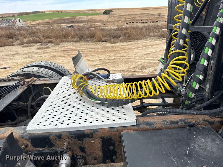 image for item EU6325 2014 International ProStar semi truck