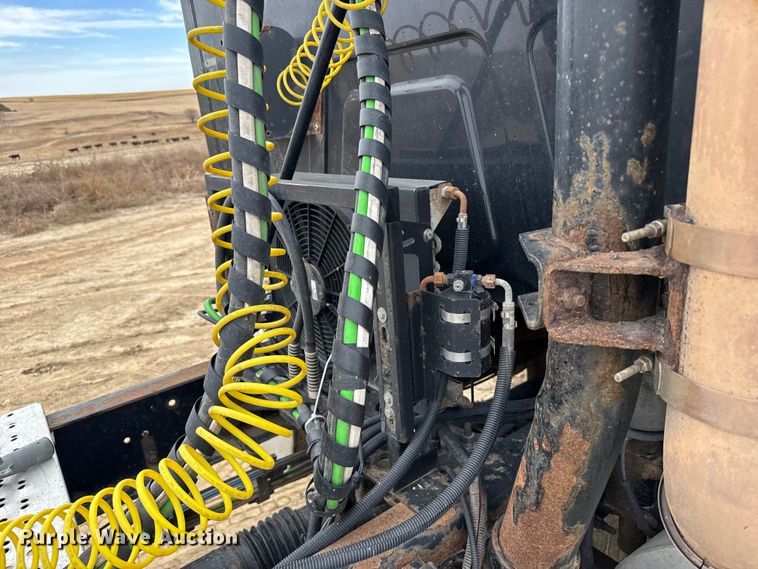 image for item EU6325 2014 International ProStar semi truck