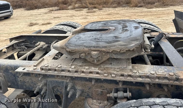 image for item EU6325 2014 International ProStar semi truck