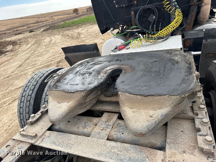 image for item EU6325 2014 International ProStar semi truck