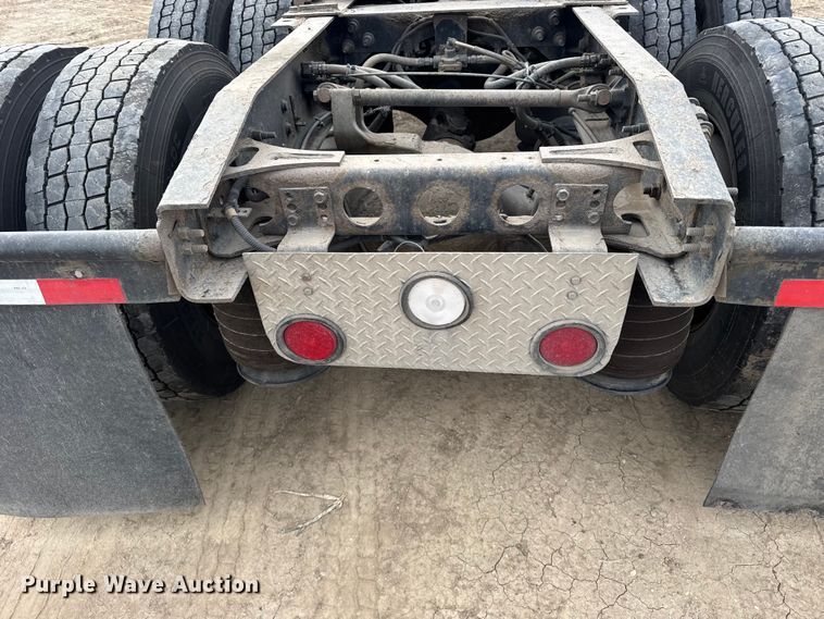 image for item EU6325 2014 International ProStar semi truck