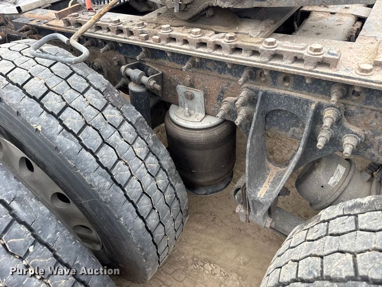 image for item EU6325 2014 International ProStar semi truck