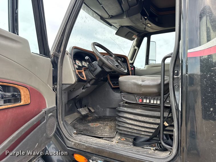 image for item EU6325 2014 International ProStar semi truck