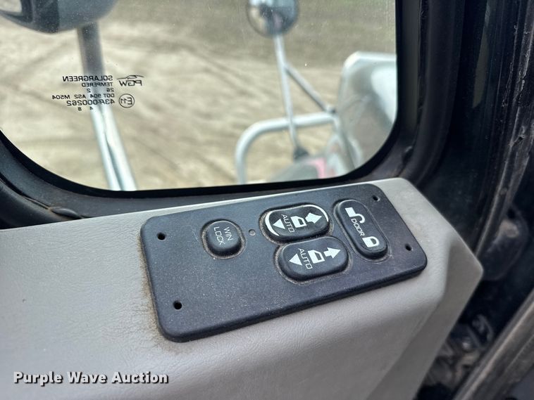 image for item EU6325 2014 International ProStar semi truck