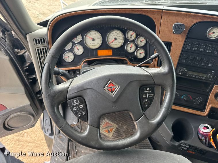 image for item EU6325 2014 International ProStar semi truck