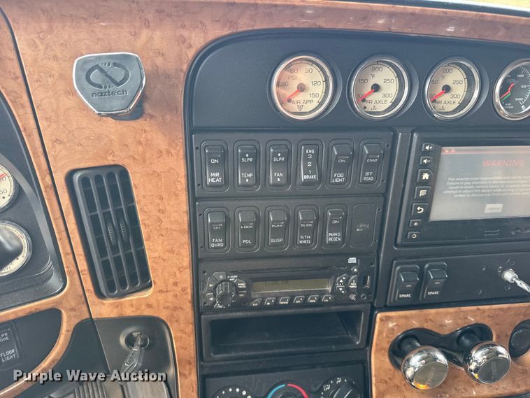 image for item EU6325 2014 International ProStar semi truck