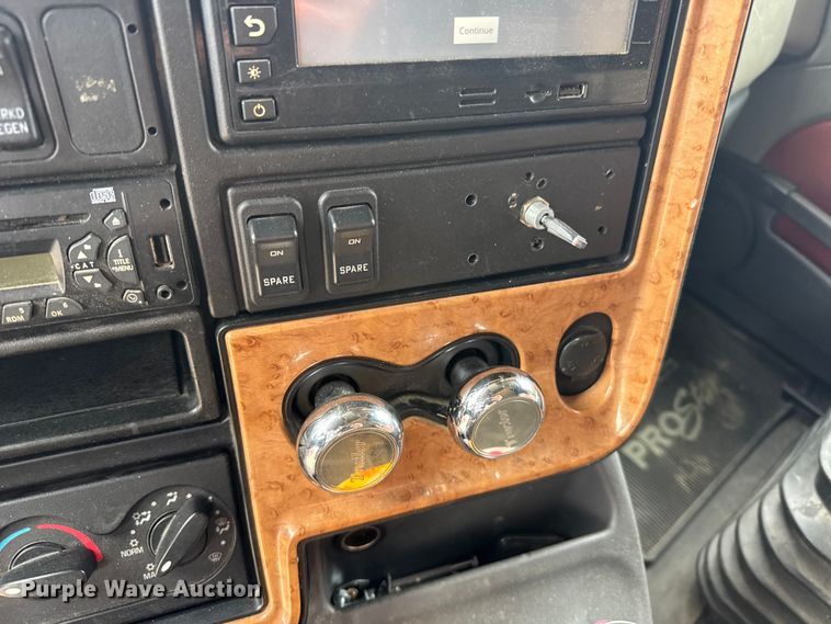 image for item EU6325 2014 International ProStar semi truck