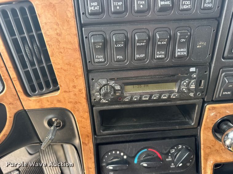 image for item EU6325 2014 International ProStar semi truck