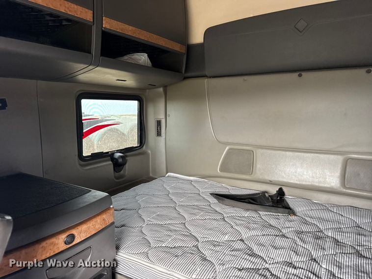 image for item EU6325 2014 International ProStar semi truck