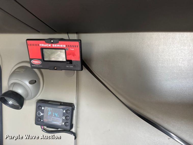 image for item EU6325 2014 International ProStar semi truck