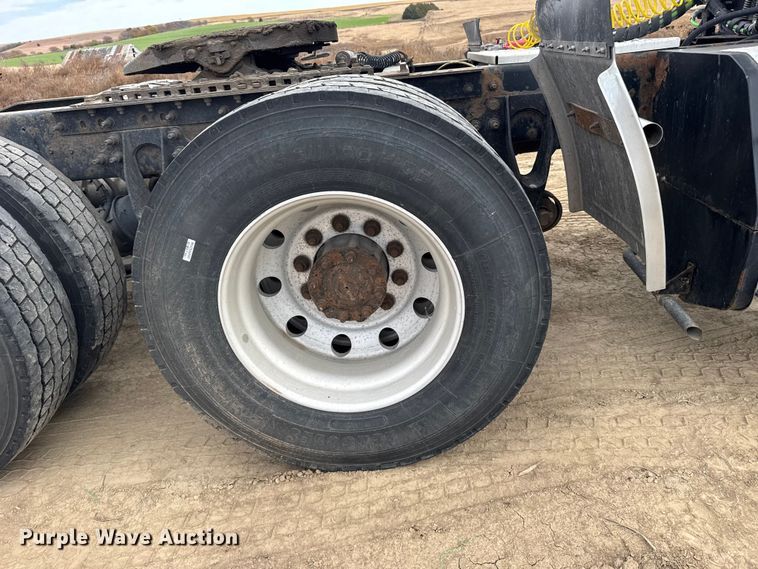 image for item EU6325 2014 International ProStar semi truck