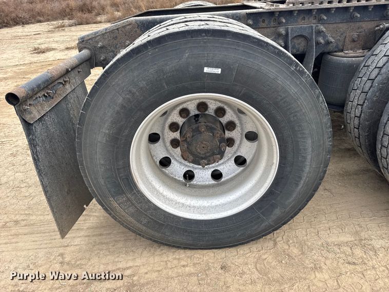 image for item EU6325 2014 International ProStar semi truck