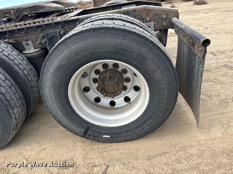 image for item EU6325 2014 International ProStar semi truck