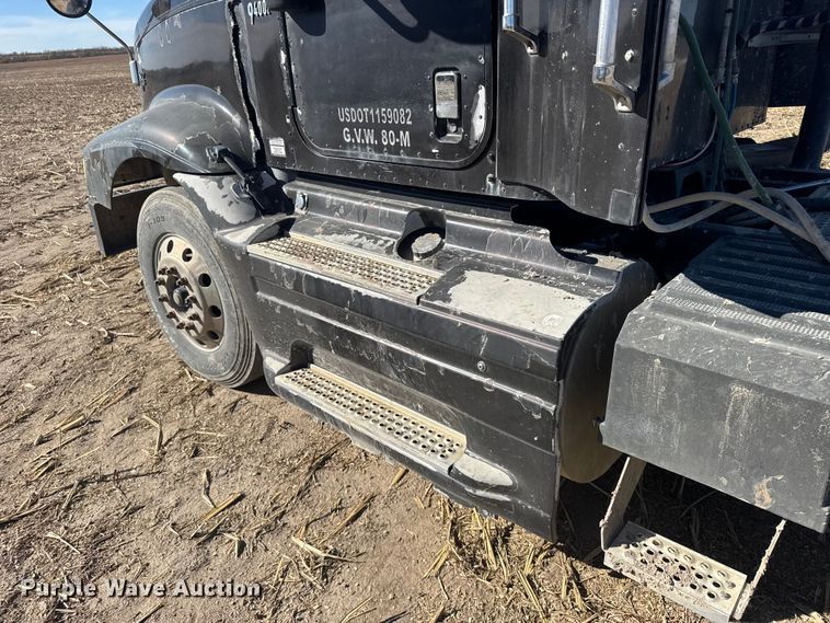 image for item EU6331 2007 International 9400i semi truck