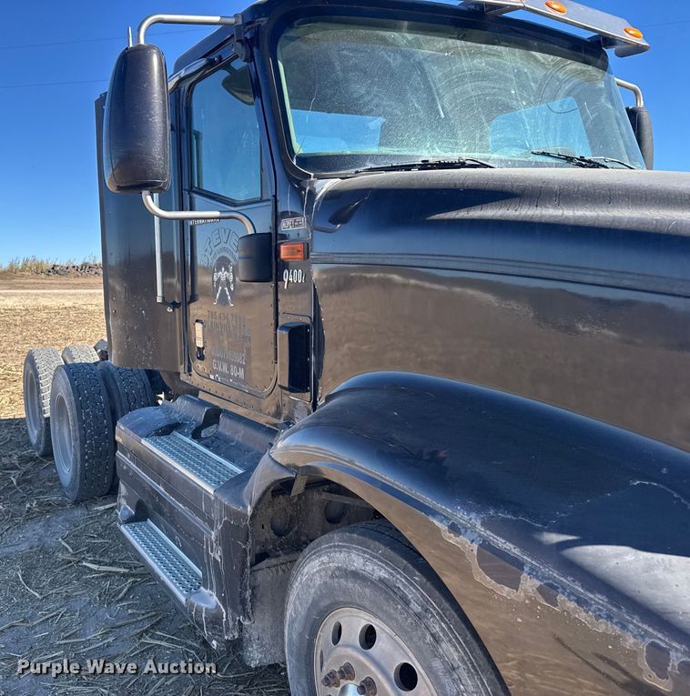 image for item EU6331 2007 International 9400i semi truck