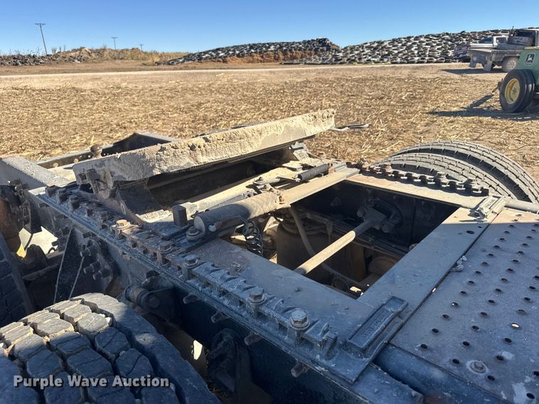 image for item EU6331 2007 International 9400i semi truck