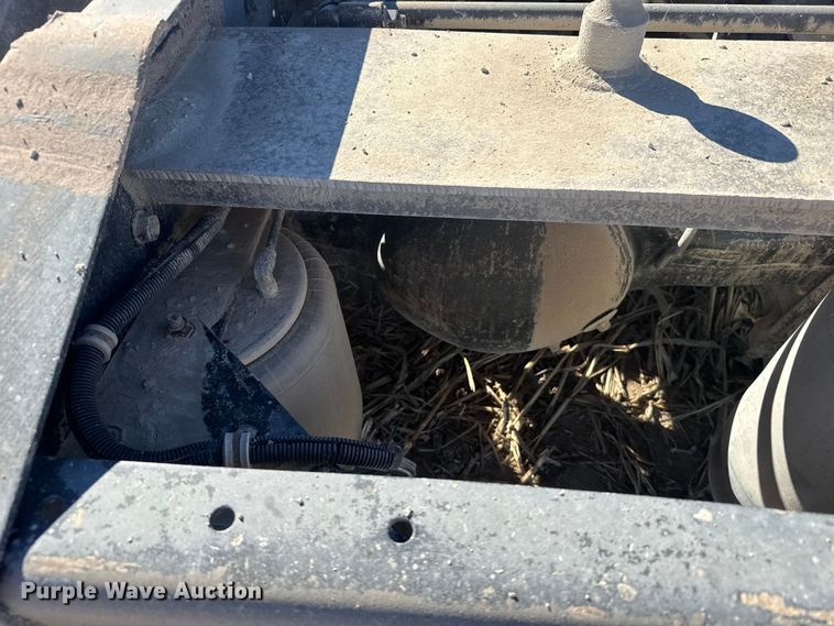 image for item EU6331 2007 International 9400i semi truck