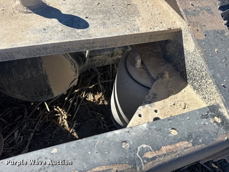 image for item EU6331 2007 International 9400i semi truck