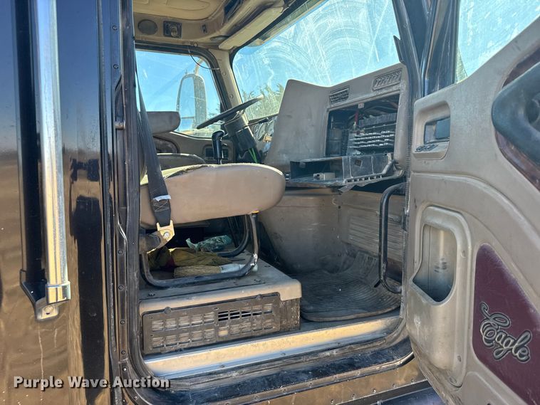 image for item EU6331 2007 International 9400i semi truck