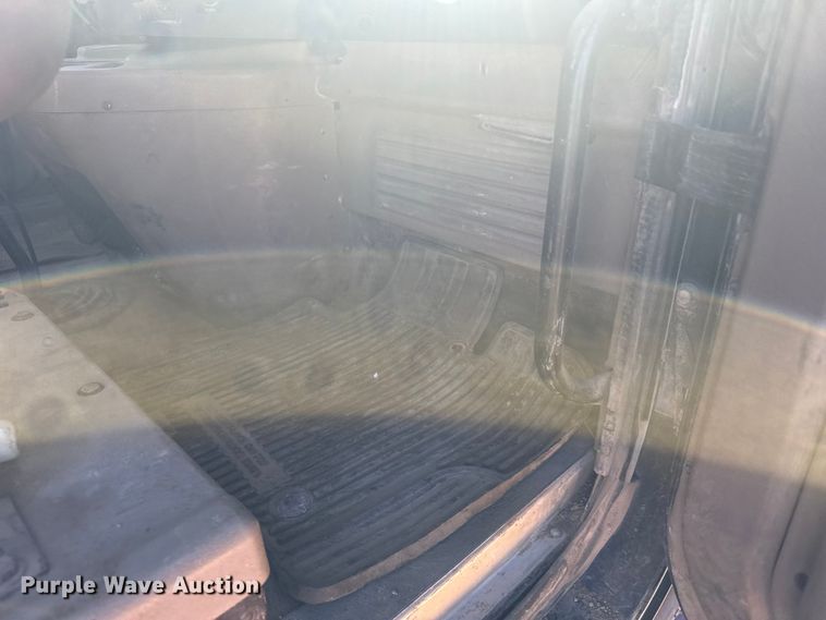 image for item EU6331 2007 International 9400i semi truck