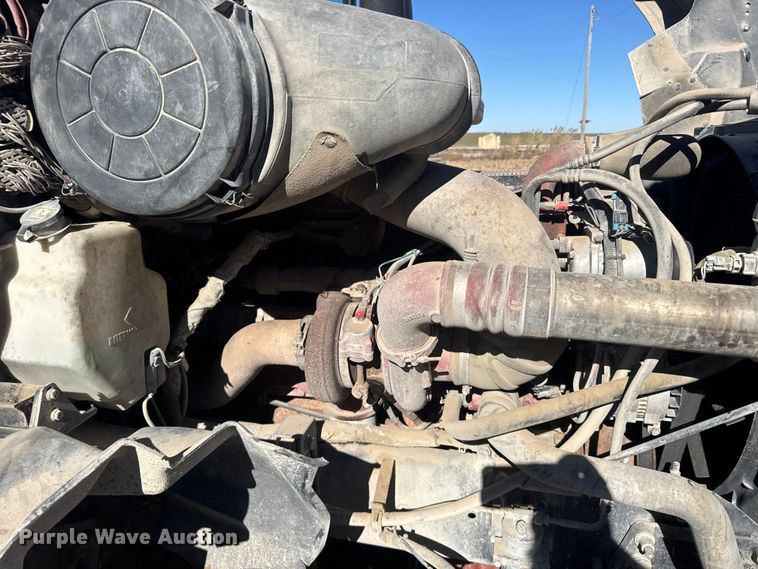 image for item EU6331 2007 International 9400i semi truck