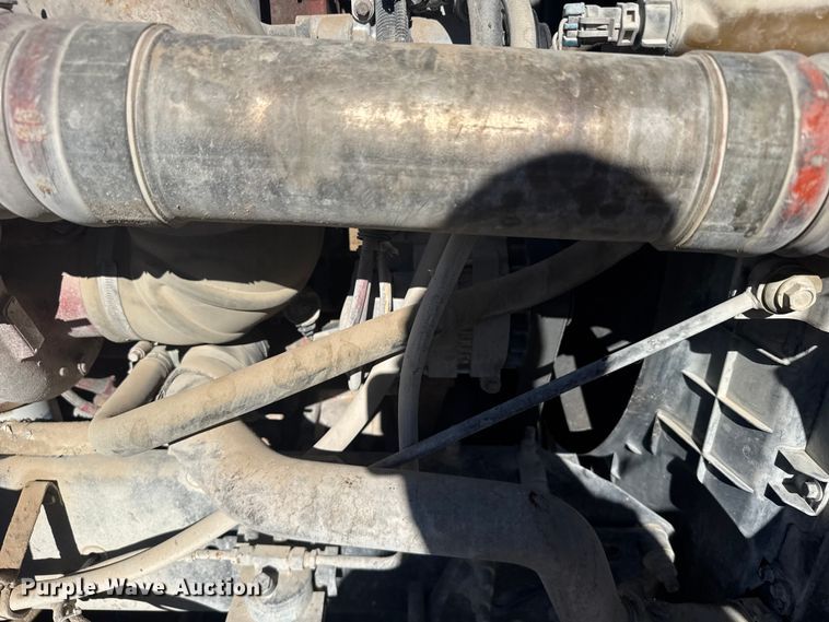 image for item EU6331 2007 International 9400i semi truck