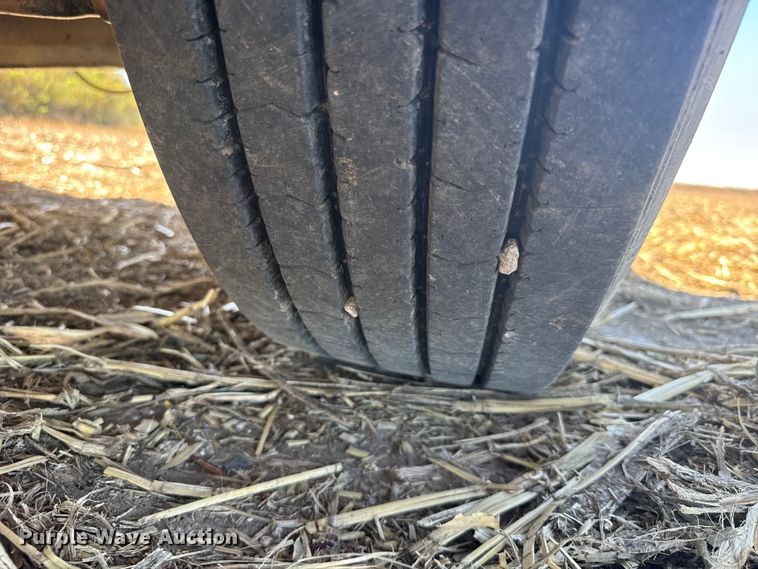 image for item EU6331 2007 International 9400i semi truck