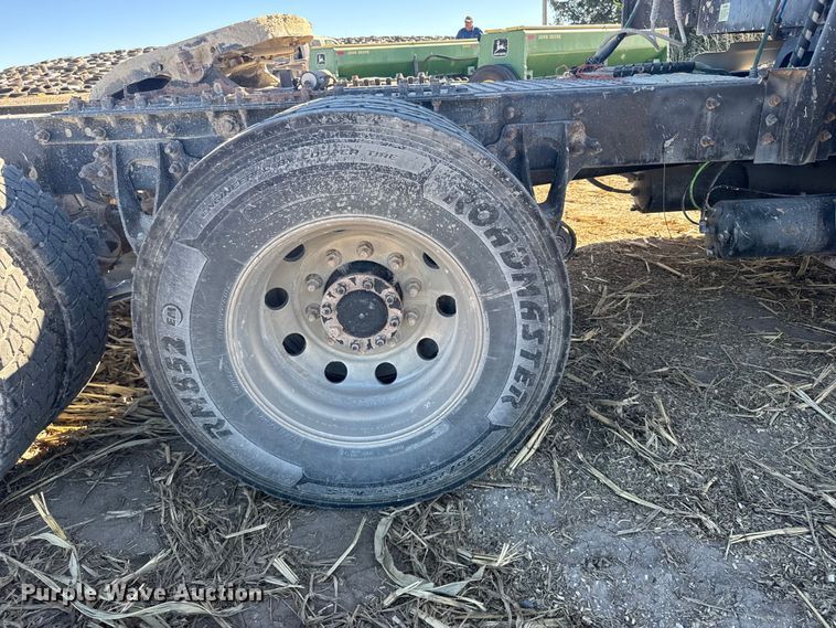 image for item EU6331 2007 International 9400i semi truck