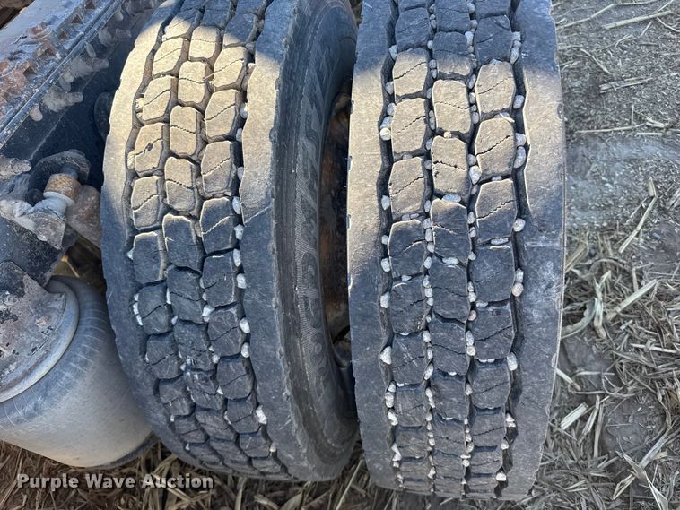 image for item EU6331 2007 International 9400i semi truck