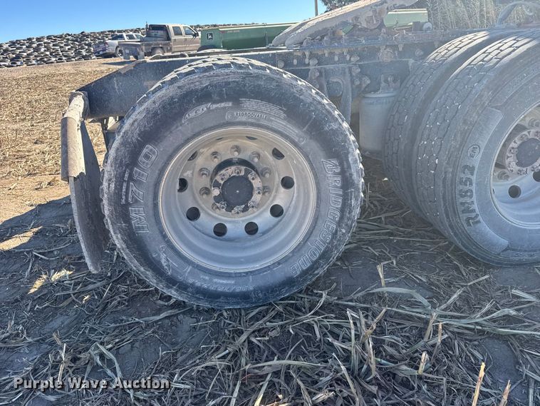 image for item EU6331 2007 International 9400i semi truck