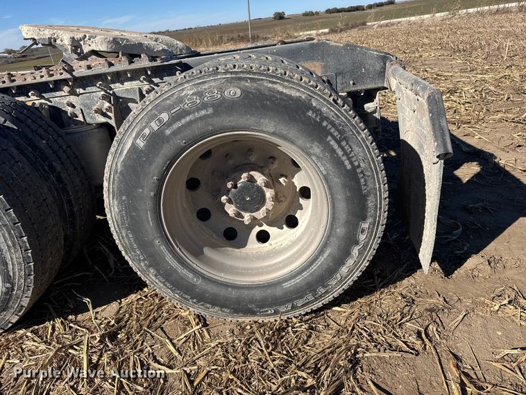 image for item EU6331 2007 International 9400i semi truck