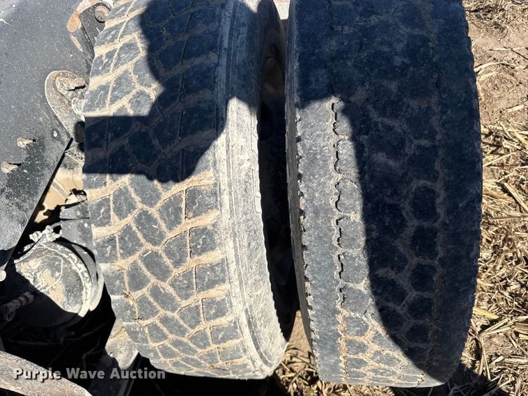 image for item EU6331 2007 International 9400i semi truck