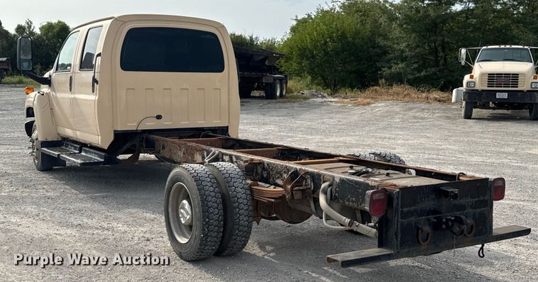 image for item EV1748 2004 Chevrolet C4500 Crew Cab truck cab and chassis